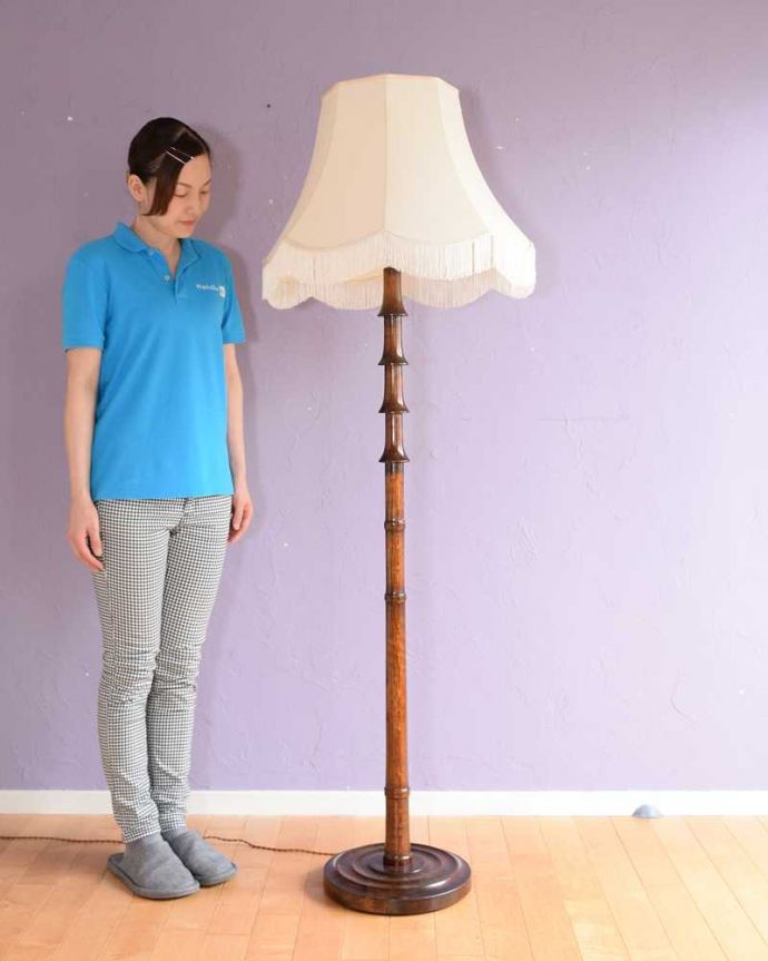 スタンドライト　照明・ライティング　イギリスで見つけた珍しいバンブーデザインのアンティークフロアランプ（Ｂ22シャンデリア球付）。。(k-2578-f)
