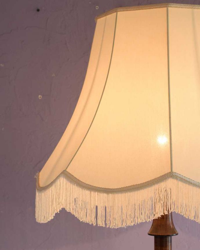 スタンドライト　照明・ライティング　イギリスで見つけた珍しいバンブーデザインのアンティークフロアランプ（Ｂ22シャンデリア球付）。。(k-2578-f)