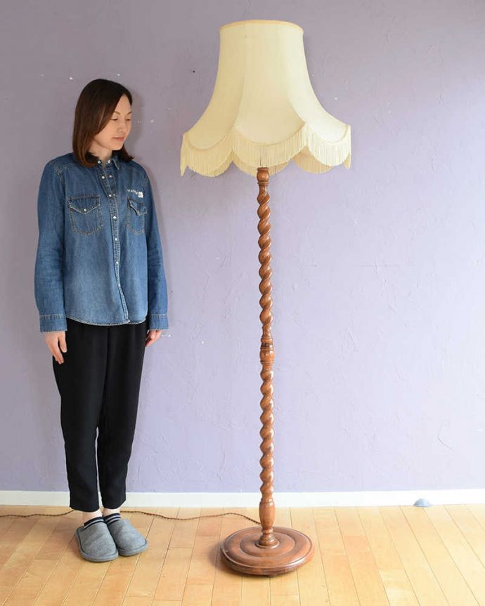 アンティークの照明、フロアランプ