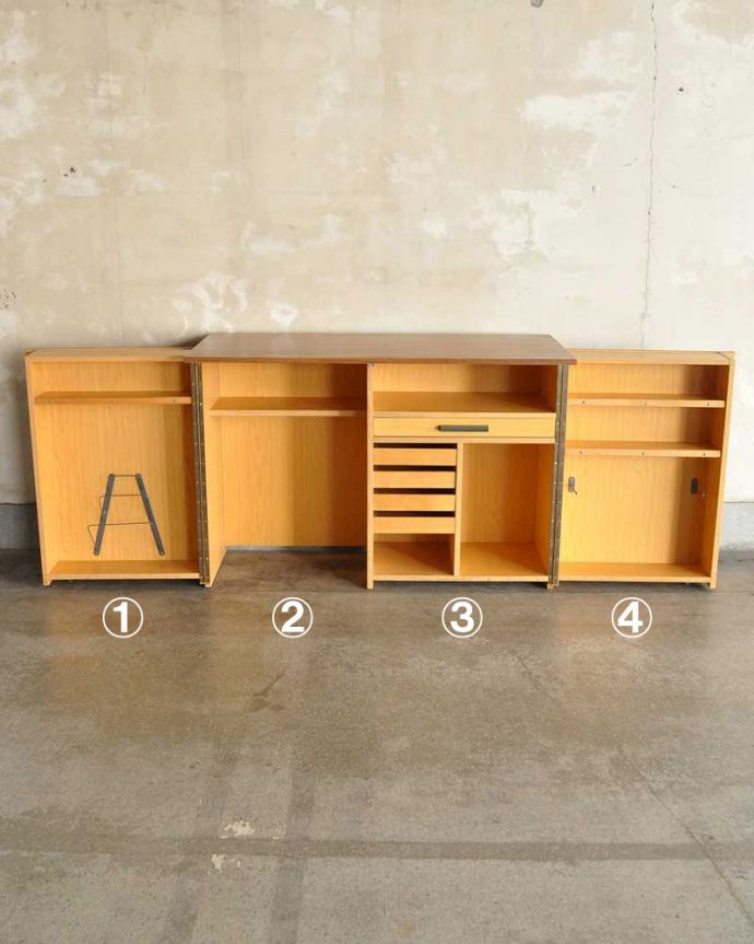 アンティークのキャビネット　アンティーク家具　ホームオフィス社のデスクキャビネット、多機能なイギリスのヴィンテージ家具。扉を開けて中を見てみると･･･仕事のファイルから楽譜などの趣味のものまで、ありとあらゆる場所に書類がスッキリ整理整頓できる仕掛けがたっぷり。(k-2583-f)