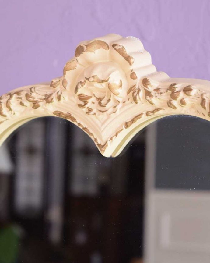 アンティーク家具らしい装飾