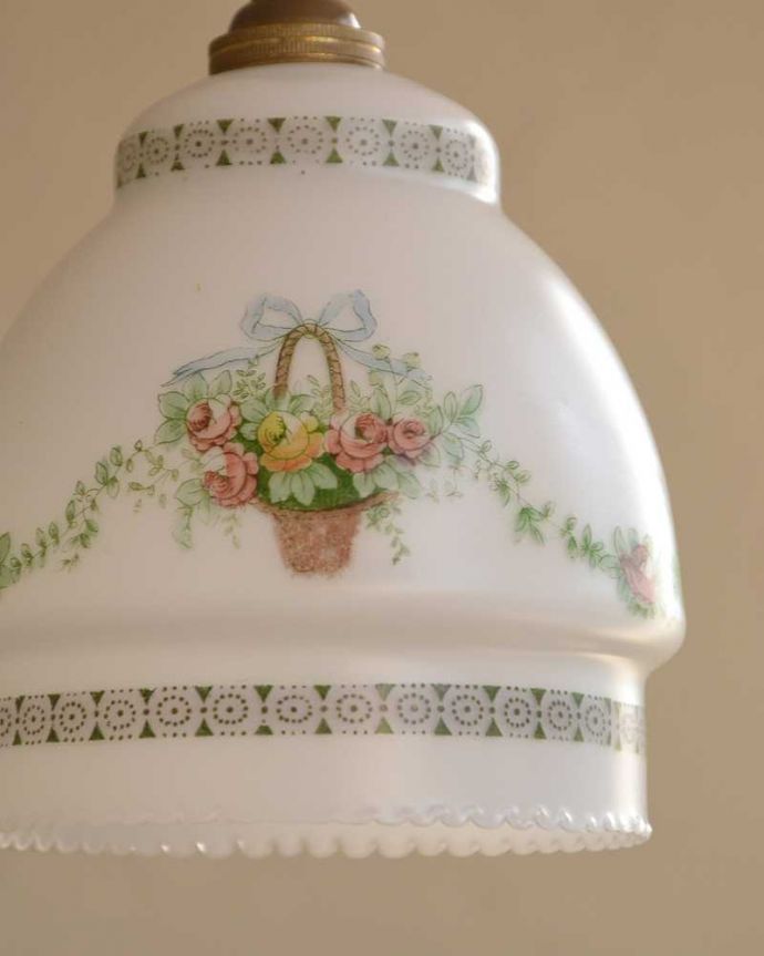 ペンダントライト　照明・ライティング　カゴいっぱいのお花に癒される可愛いデザイン、アンティークシェードペンダントライト。。(k-2586-z)