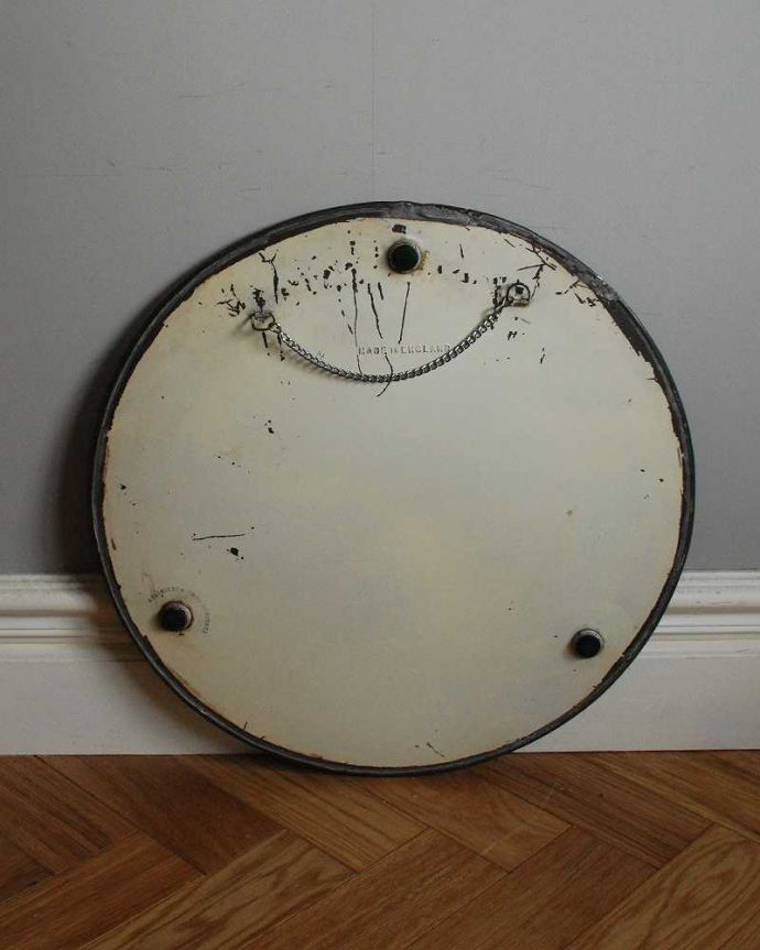 アンティーク ミラー(鏡) アンティーク雑貨 英国のアンティーク雑貨、ドット柄の模様のカッティングミラー。裏側を見てみると…修復の際、金具をしっかり取り付けたので安心してお使い下さい。(k-2588-z)