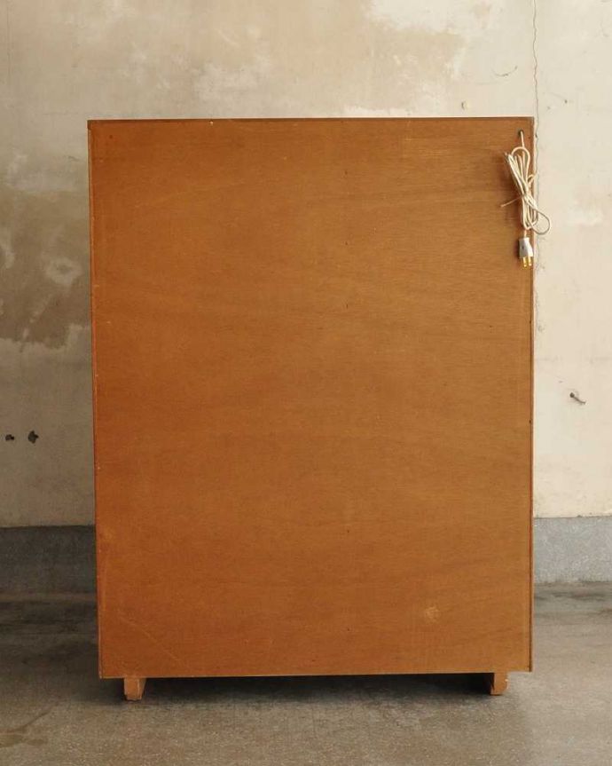 アンティークのデスク・書斎机 アンティーク家具 多機能なイギリスのヴィンテージ家具、ホームオフィス社のデスクキャビネット。後ろ姿もキレイなんです。(k-2592-f)