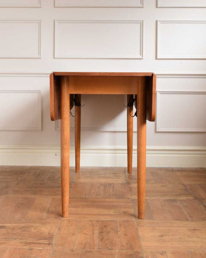 G-PLAN(Gプラン) アンティーク家具 3パターンのサイズ展開可能、G-planのヴィンテージバタフライテーブル(伸張式ダイニング)。横から見てみると・・・テーブルを横から見るとこんな感じ。(k-2596-f)