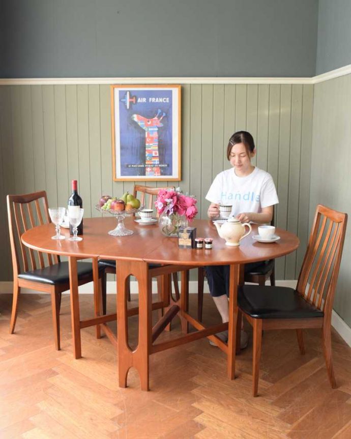 アンティークのテーブル　アンティーク家具　北欧スタイルのホールディングテーブル、ヴィンテージゲートレッグテーブル（伸張式）。使い方に合わせて3通りで使えるアンティークの定番アンティーク家具の定番テーブルと言えばゲートレッグテーブル。(k-2597-f)