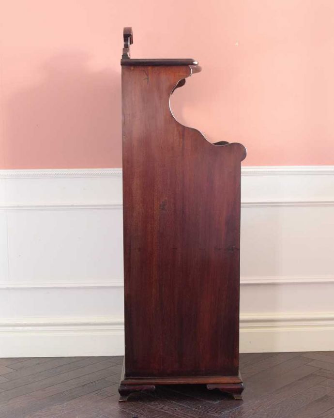 アンティークのキャビネット アンティーク家具 豪華なアンティーク家具、イギリスで見つけたミラー付きのミュージックキャビネット。もちろん横顔も美しいしっかりお直ししたので、どこから見ても美しい自信があります。(k-2612-f)