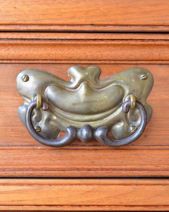 サイドボードの取っ手