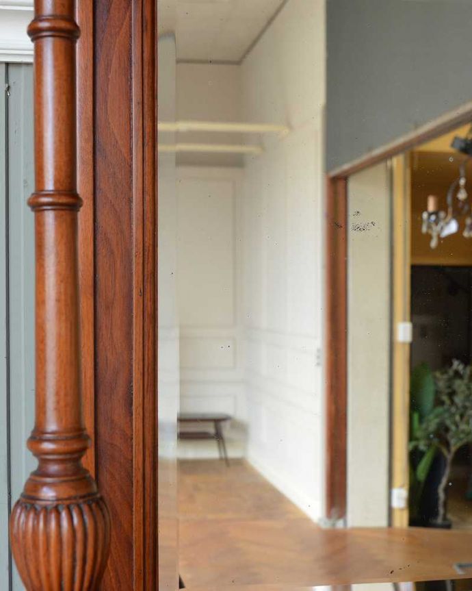 アンティーク家具のミラー