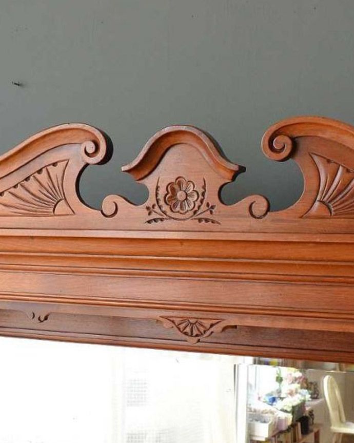 アンティーク家具の装飾