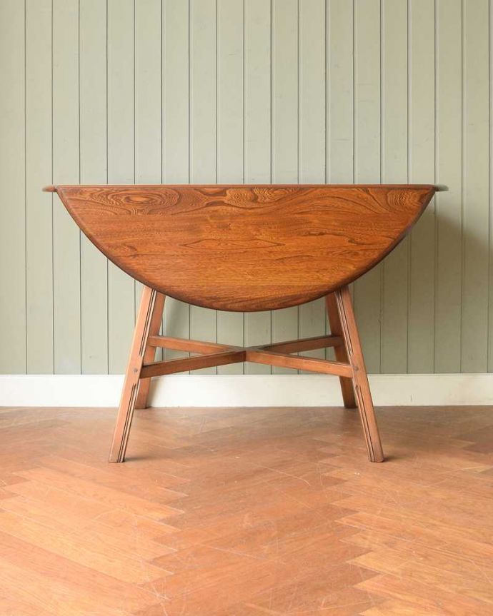 アーコールの家具　アンティーク家具　北欧の老舗メーカーアーコール社の家具、伸張式のアーコールドロップリーフテーブル(ERCOL)。見え方が変わります。(k-2621-f)