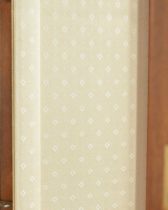 アンティークのキャビネット　アンティーク家具　ミラーがキラッと輝くアンティークのショーケース、英国のガラスキャビネット。新しいものに張り替えました。(k-2622-f)