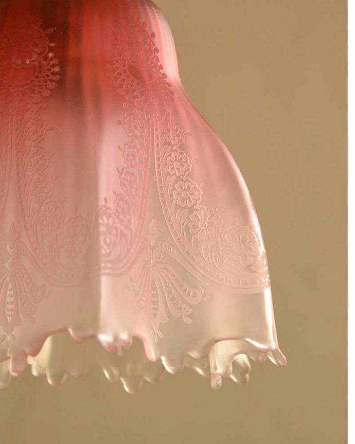 ペンダントライト　照明・ライティング　レースのデザインが美しいアンティークペンダントライト（コード・シャンデリア電球・ギャラリーなし）。。(k-2624-z)