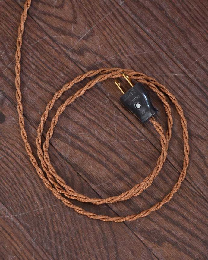 スタンドライト　照明・ライティング　珍しいイギリスで見つけた真鍮製のアンティークフロアランプ（Ｂ22シャンデリア球付）。。(k-2631-f)