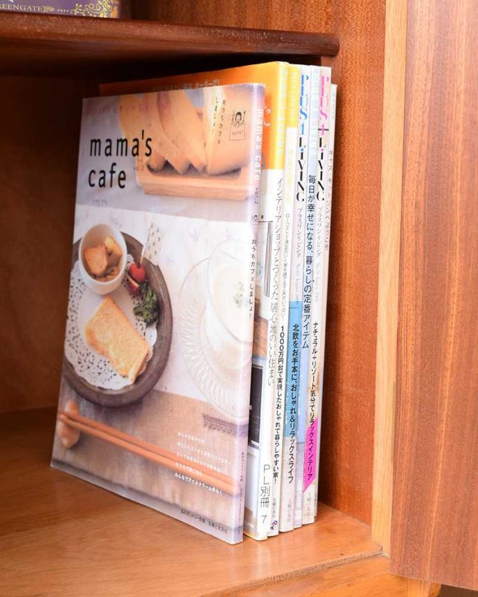 G-PLAN(Gプラン)　アンティーク家具　一台で3役！とってもめずらしいG-PLANのヴィンテージキャビネット（ワードローブ）。扉の中は収納たっぷりA4サイズの雑誌までしっかり収納出来ちゃう大きさ。(k-2636-f)