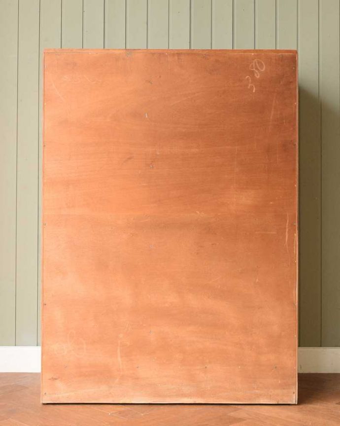 G-PLAN(Gプラン)　アンティーク家具　一台で3役！とってもめずらしいG-PLANのヴィンテージキャビネット（ワードローブ）。実は後ろ姿もキレイなんです。(k-2636-f)