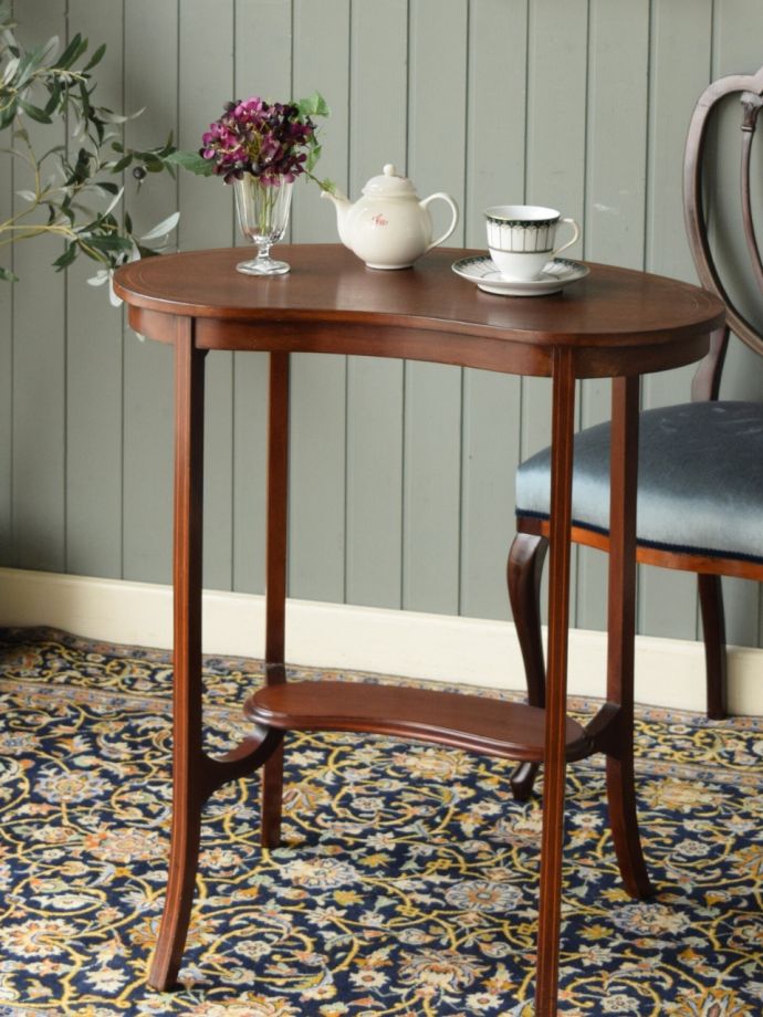 英国のアンティーク家具らしいデザイン