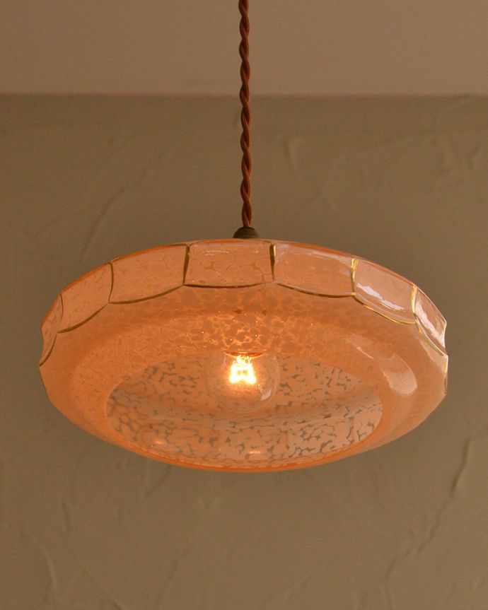 ペンダントライト　照明・ライティング　マーブル模様のアンティークシェードペンダントライト（コード・丸球・ギャラリーなし）。。(k-2648-z)
