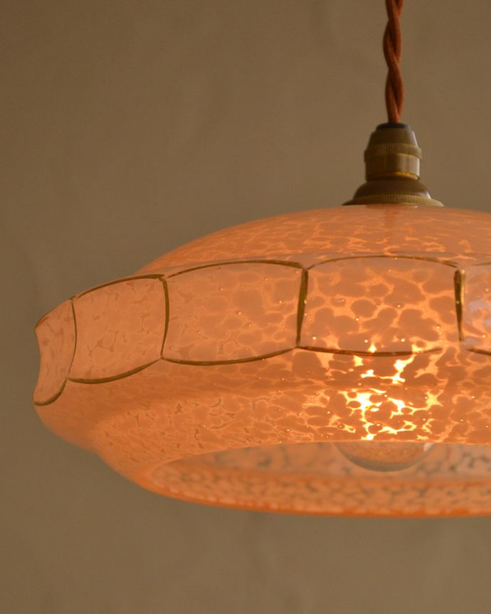ペンダントライト　照明・ライティング　マーブル模様のアンティークシェードペンダントライト（コード・丸球・ギャラリーなし）。。(k-2648-z)