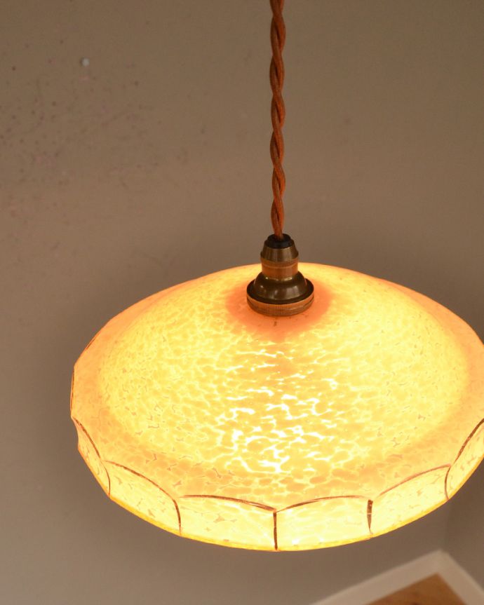 ペンダントライト　照明・ライティング　マーブル模様のアンティークシェードペンダントライト（コード・丸球・ギャラリーなし）。。(k-2648-z)