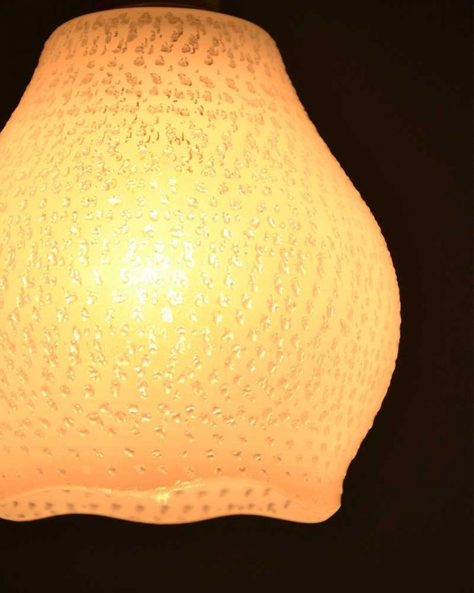 ペンダントライト　照明・ライティング　ふんわりとしたシルエットの可愛らしいアンティークガラスのペンダントライト。。(k-2650-z)