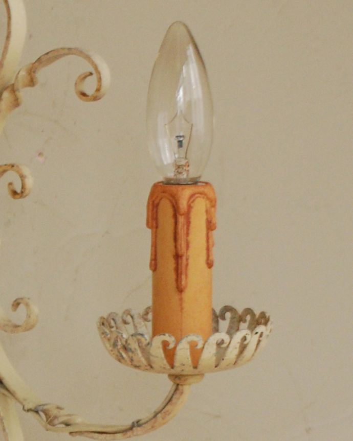 壁付けブラケット　照明・ライティング　フランスらしい凝ったアイアン曲線が美しいアンティーク のウォールシャンデリア。。(k-2651-z)