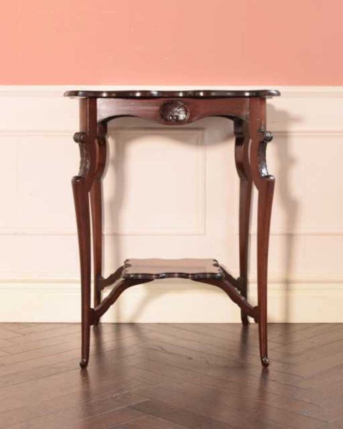 アンティーク家具の側面