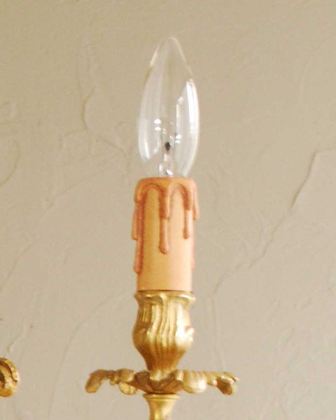 シャンデリア　照明・ライティング　イギリスアンティークの真鍮シャンデリア（3灯）。。(k-2652-z)