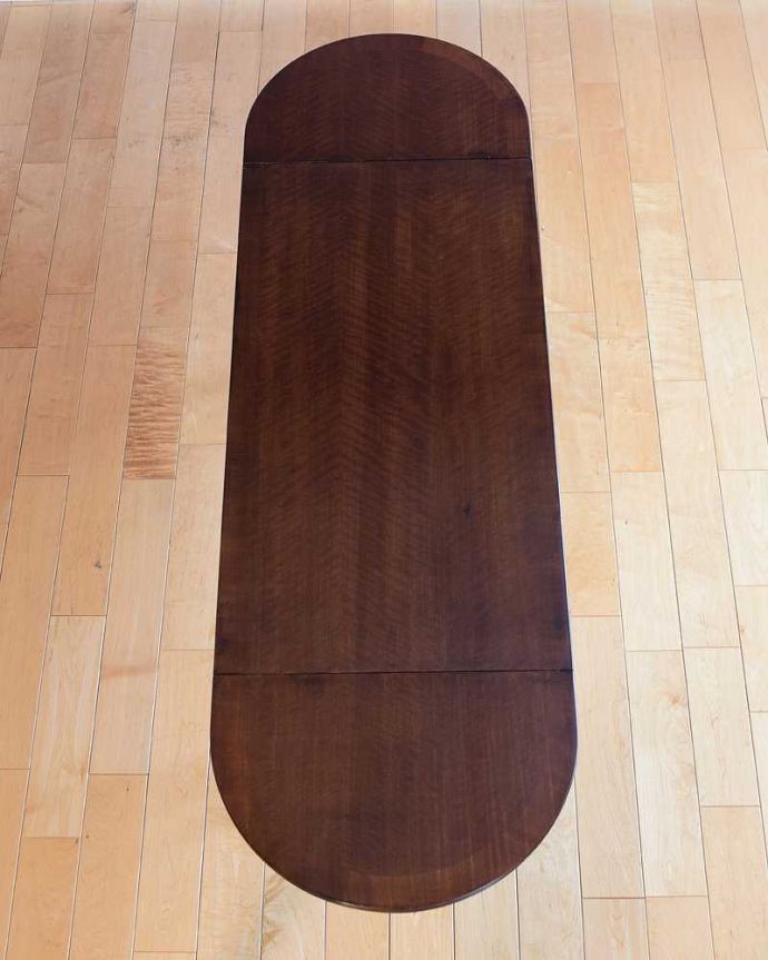 アンティークのテーブル　アンティーク家具　伸長式のめずらしいローテーブル、英国アンティークのローテーブル。天板もキレイにお直ししました。(k-2653-f)