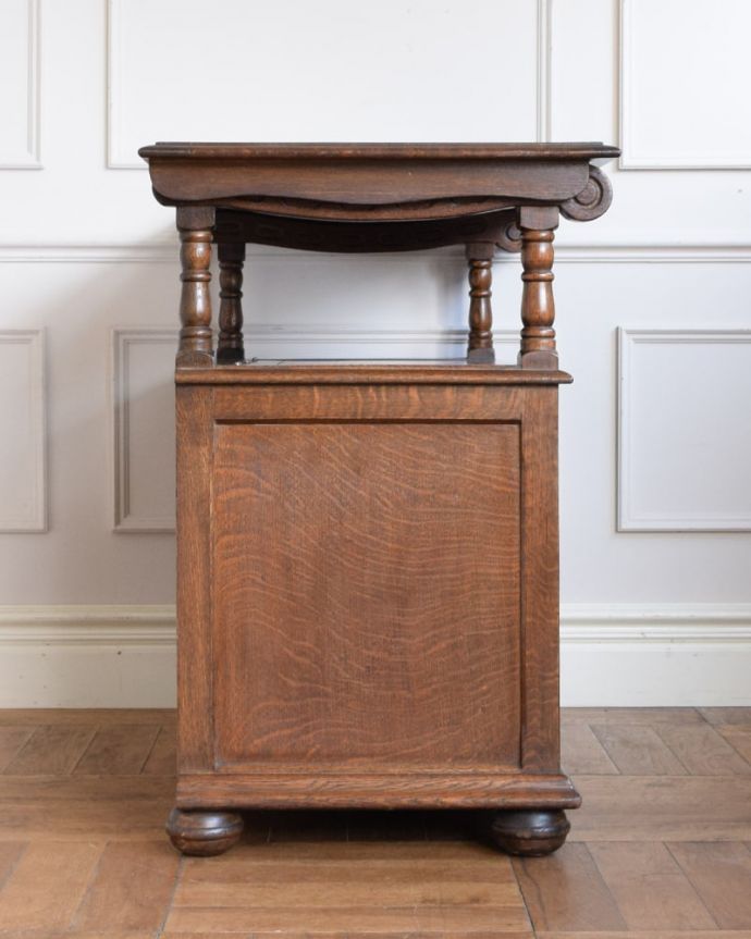 ブランケットボックス・収納ボックス　アンティーク家具　英国アンティークらしい家具、モンクスベンチ（ベンチテーブル）。横から見てもキレイですもちろん、横顔だってキレイ！どこから見ても絵になります。(k-2655-f)