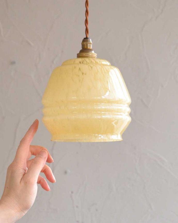 ペンダントライト　照明・ライティング　マーブル模様のアンティークシェードペンダントライト（コード・シャンデリア電球・ギャラリーなし）。。(k-2656-z)