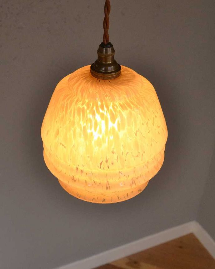 ペンダントライト　照明・ライティング　マーブル模様のアンティークシェードペンダントライト（コード・シャンデリア電球・ギャラリーなし）。。(k-2656-z)