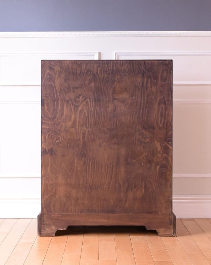 ビューローの後ろ姿