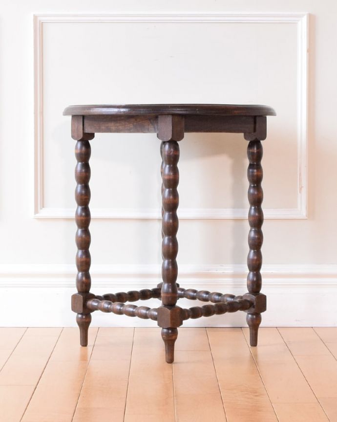 アンティークのテーブル　アンティーク家具　ボビンレッグがキレイなフランスアンティーク家具、オケージョナルテーブル。しっかり修復しました。(k-2682-f)