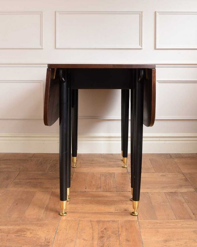 G-PLAN(Gプラン) アンティーク家具 G-PLANトラー&ブラックのゲートレッグテーブル、北欧スタイルのヴィンテージ家具。横から見てみると・・・テーブルを横から見るとこんな感じ。(k-2688-f)