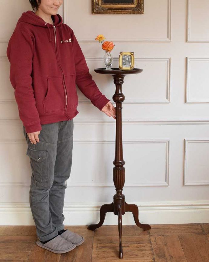 プランツスタンド・ケーキスタンド　アンティーク家具　アンティーク　プランツスタンド。スラッと背が高く美しいプランツスタンドアンティーク家具の中でもさらに贅沢なアンティーク。(k-2693-f)