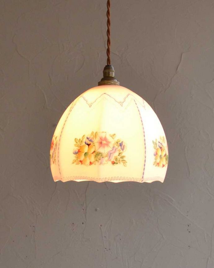 ペンダントライト　照明・ライティング　色とりどりのお花が咲く可愛いアンティークのペンダントライト（コード・シャンデリア電球・ギャラリーなし）。。(k-2701-z)