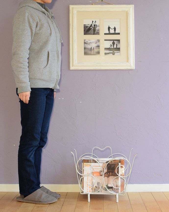 マガジンラック　アンティーク家具　フランスで見つけたお洒落なアイアン製のアンティークマガジンラック。使いやすさNo.1！みんなが使える便利なアンティークどこのお家でも使っているマガジンラックも、アンティークだとデザインが素敵だから散らかっている雑誌もオシャレに収納出来ちゃうんです。(k-2703-f)