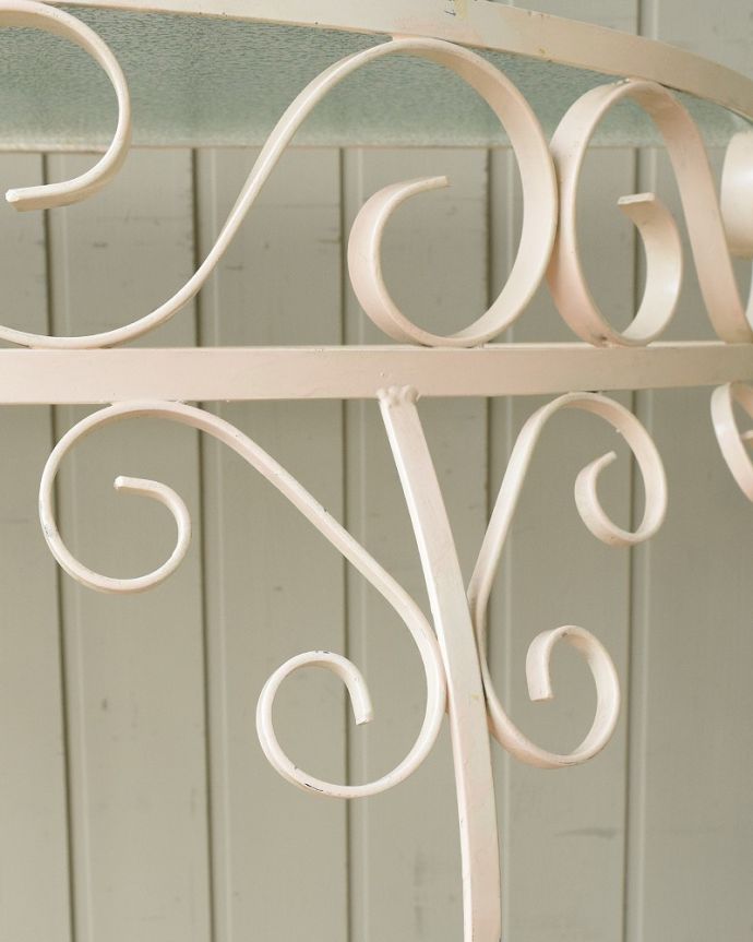 アンティークのテーブル　アンティーク家具　フランスのアンティーク家具、ガラス×アイアンの素敵なコンソールテーブル。美しい装飾にもうっとり…さりげなく施された装飾。(k-2704-f)