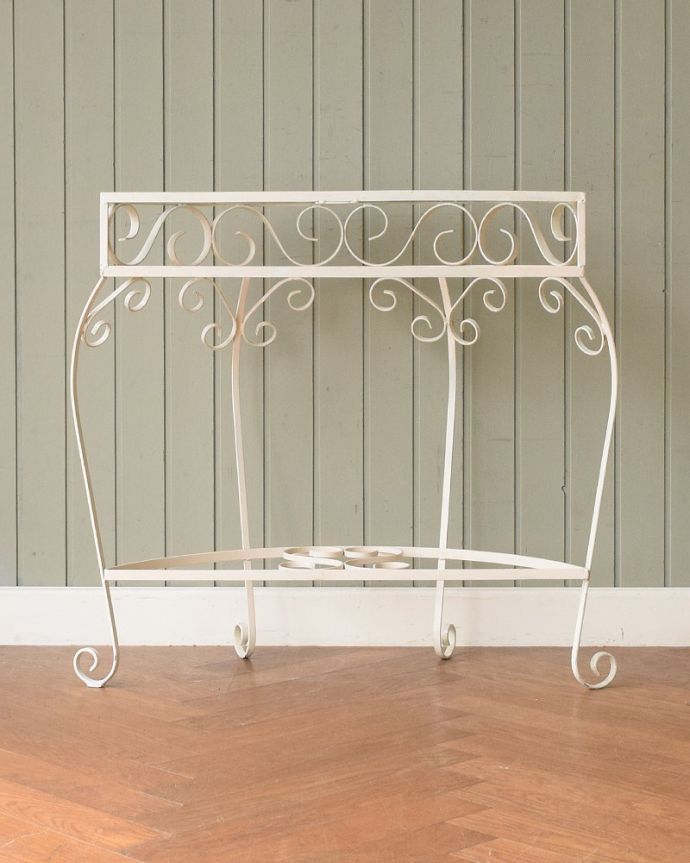 アンティークのテーブル　アンティーク家具　フランスのアンティーク家具、ガラス×アイアンの素敵なコンソールテーブル。後ろから見ると・・・もちろん新品ではないので経年変化によるキズはありますが、専門の職人が修復したのでキレイです。(k-2704-f)