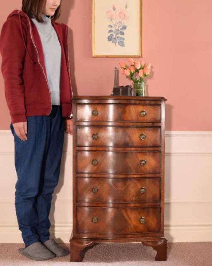 アンティークのチェスト　アンティーク家具　イギリスアンティーク家具、曲線もエレガントなチェストオブドロワーズ（5段）。小さくても一人前。(k-2706-f)