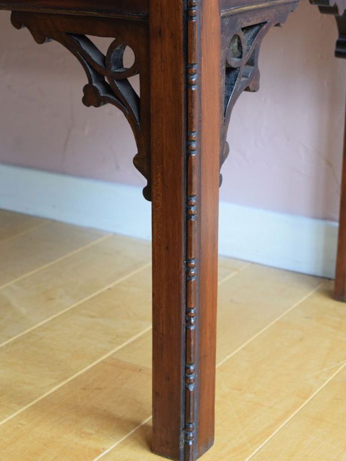 アンティーク家具の脚