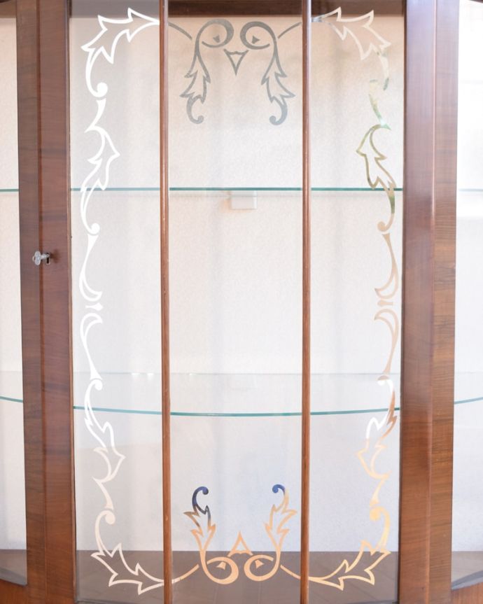 ガラス扉にある装飾