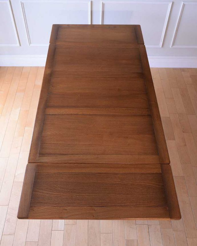 アーコールの家具 アンティーク家具 英国アーコール社が造った、アンティークのダイニングテーブル。天板もピカピカにお直ししました。(k-2712-f)