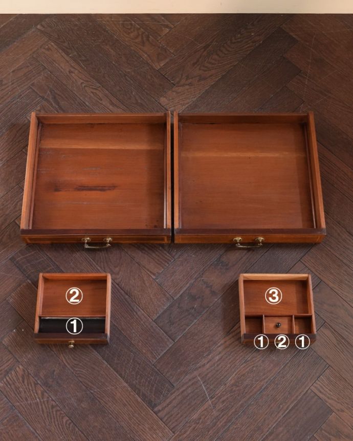 アンティークデスクの引き出し