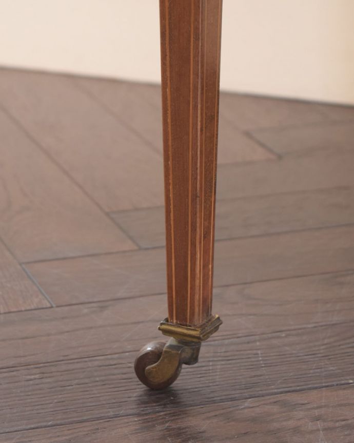 アンティークデスクの脚