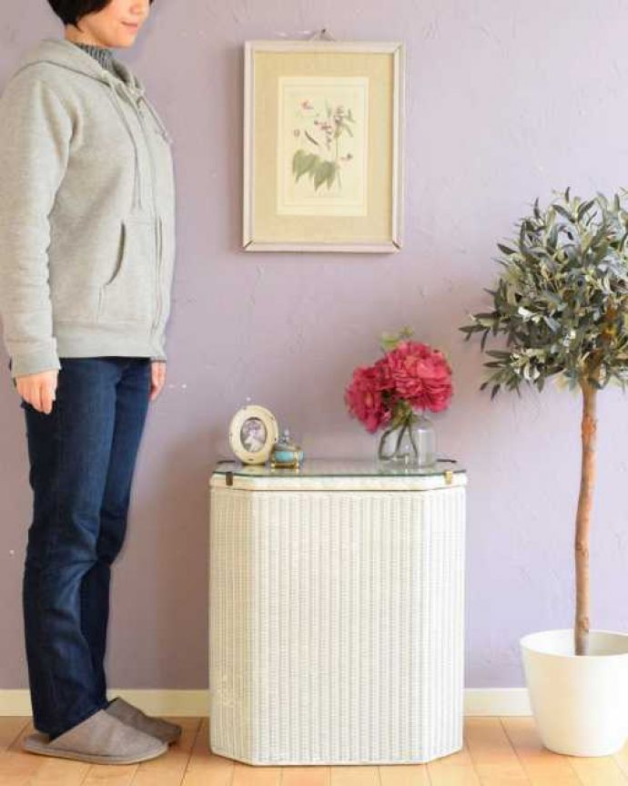 アンティーク｜ロイドルーム　アンティーク家具　アンティークのロイドルーム、便利に使えるランドリーボックス。実は紙で作られた丈夫なボックスパッと見た目は籐に見えるロイドルームボックス。(k-2720-f)