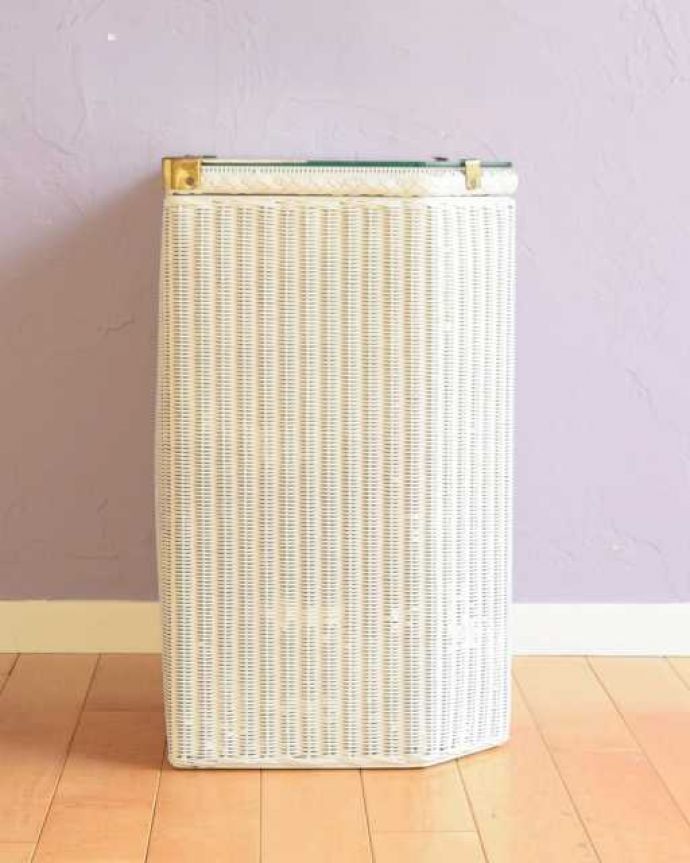 アンティーク｜ロイドルーム　アンティーク家具　アンティークのロイドルーム、便利に使えるランドリーボックス。横から見てもキレイですもちろん、横顔だってキレイ！どこから見ても絵になります。(k-2720-f)