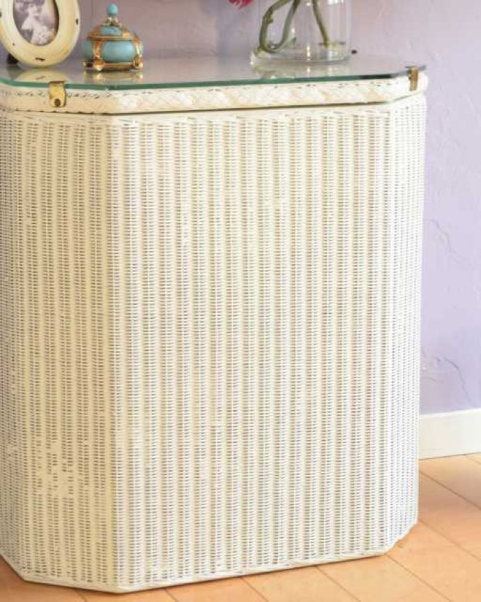 アンティーク｜ロイドルーム　アンティーク家具　アンティークのロイドルーム、便利に使えるランドリーボックス。お部屋の挿し色にロイドルームは色も特長的。(k-2720-f)