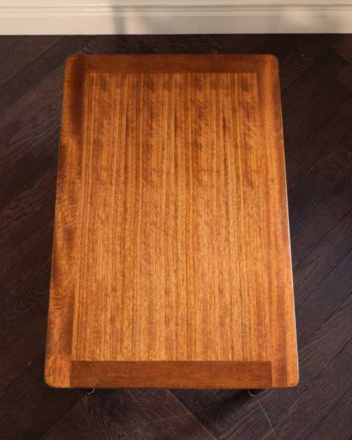 G-PLAN(Gプラン) アンティーク家具 北欧スタイルのビンテージ家具、G-planの人気シリーズTola&Blackのコーヒーテーブル。上から見るとこんな感じ。(k-2721-f)